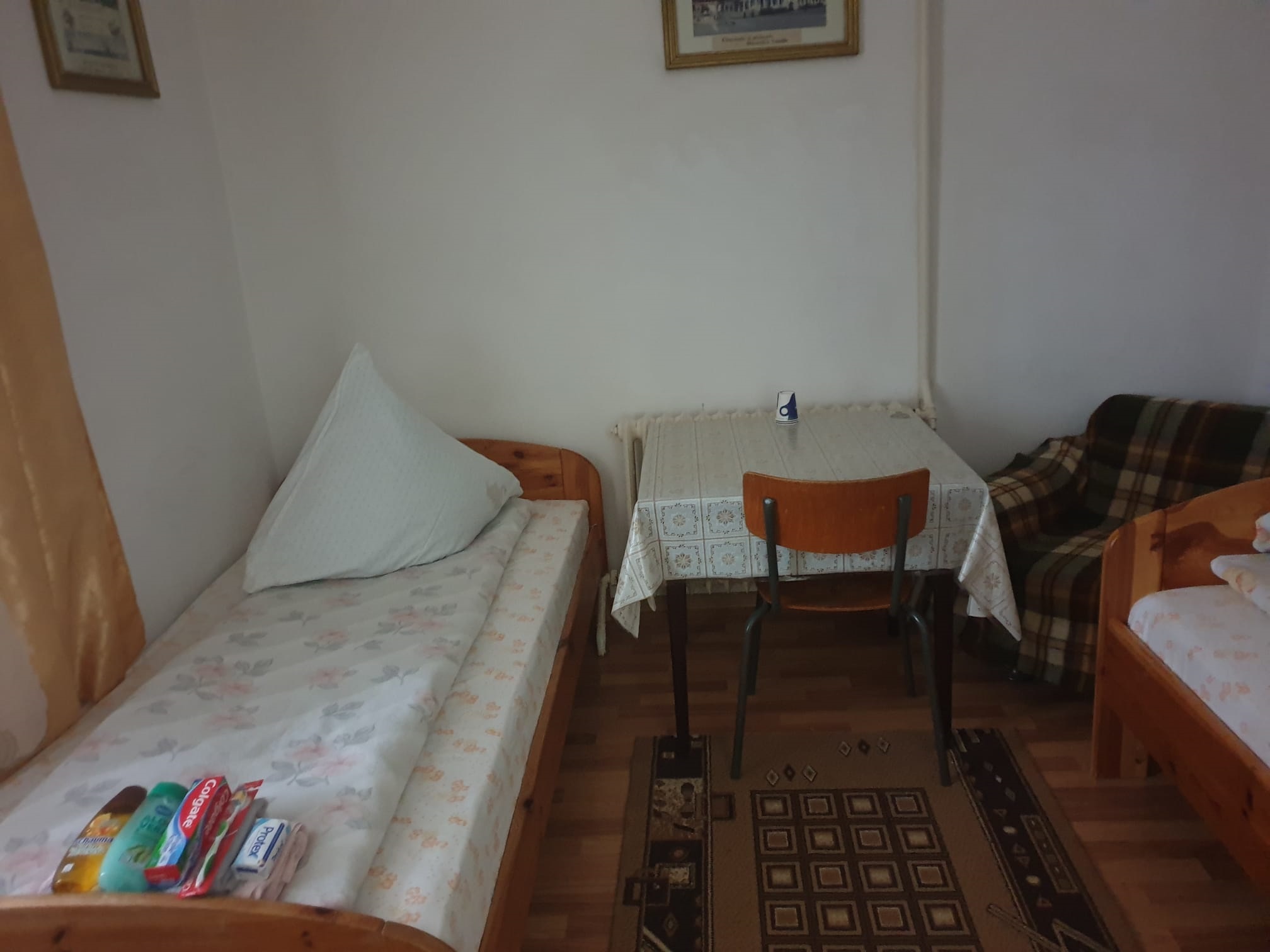 Familie de refugiați din Kiev, găzduită la Mănăstirea Văratic