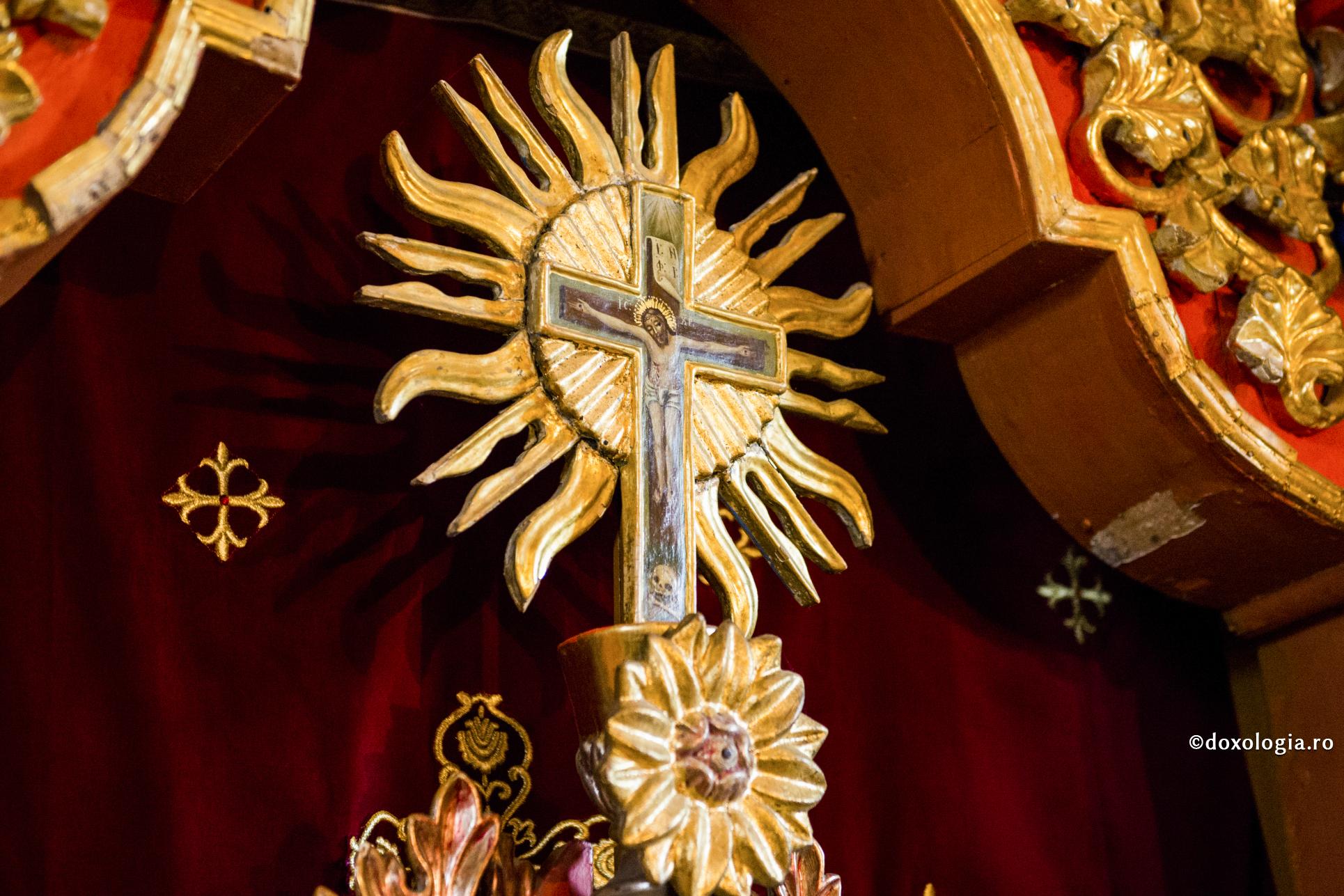 Crucea, interfața Învierii