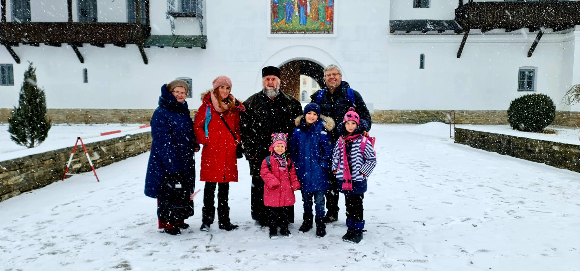 Mănăstirea Neamț, alături de cei care fug de război: adăpost și suport pentru refugiații ucraineni