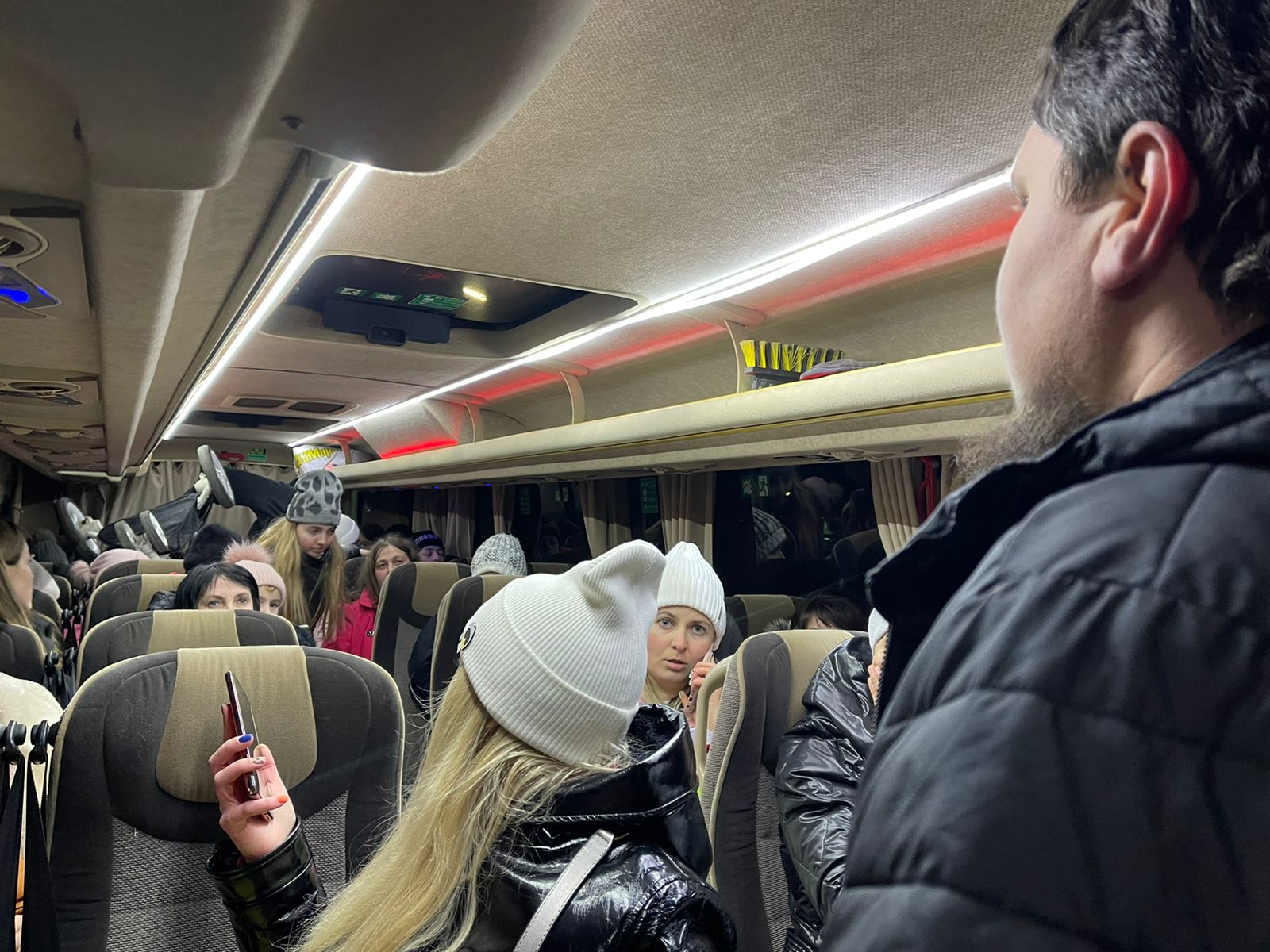 (Interviu) Liturghie în vreme de război – povestea Părintelui Dumitru Popescu, slujitor în Kiev