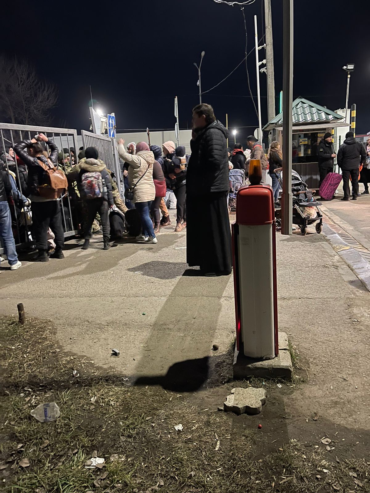 (Interviu) Liturghie în vreme de război – povestea Părintelui Dumitru Popescu, slujitor în Kiev