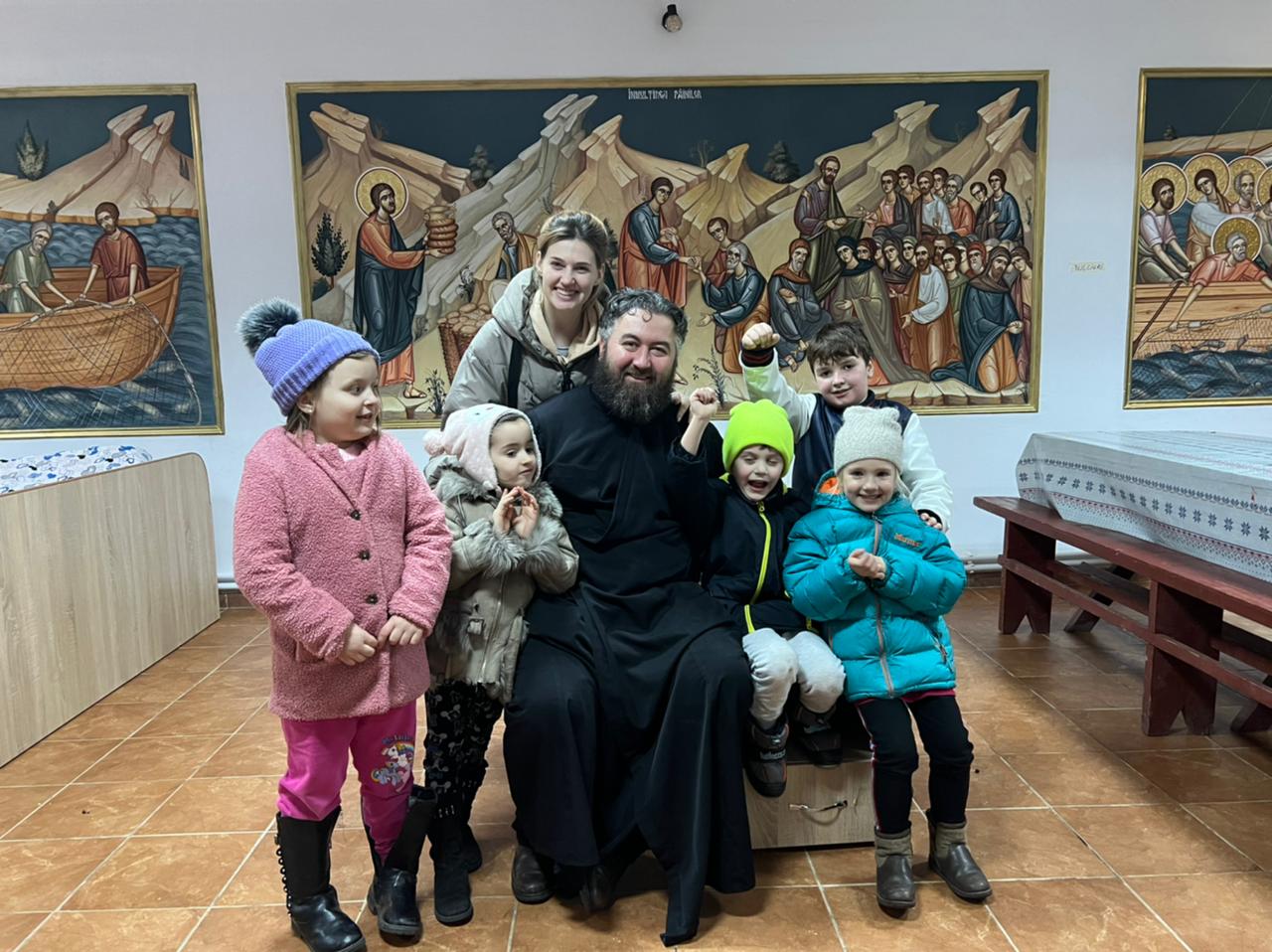 Parohia Dealu Mare – Dorohoi oferă cazare și masă pentru refugiați în Centrul Social-Pastoral „Sfântul Gheorghe”