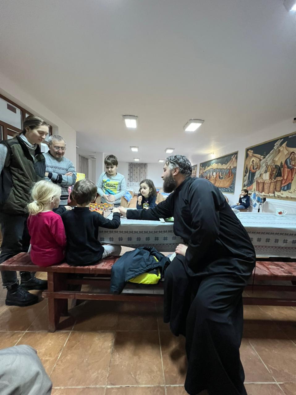 Parohia Dealu Mare – Dorohoi oferă cazare și masă pentru refugiați în Centrul Social-Pastoral „Sfântul Gheorghe”