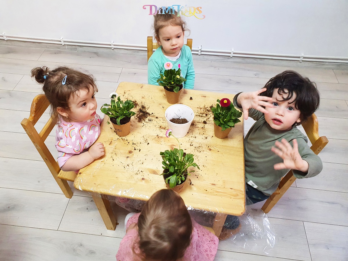 Luna pentru viață 2022: „Plantăm VIAȚĂ”, activitate inedită a copiilor de la DimiKids