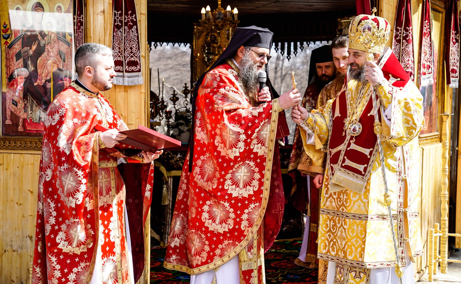 PS Nichifor, la Mănăstirea nemțeană „Înălțarea Sfintei Cruci”: „Scopul postului este slăbirea legăturii inimii noastre cu cele ale pământului”