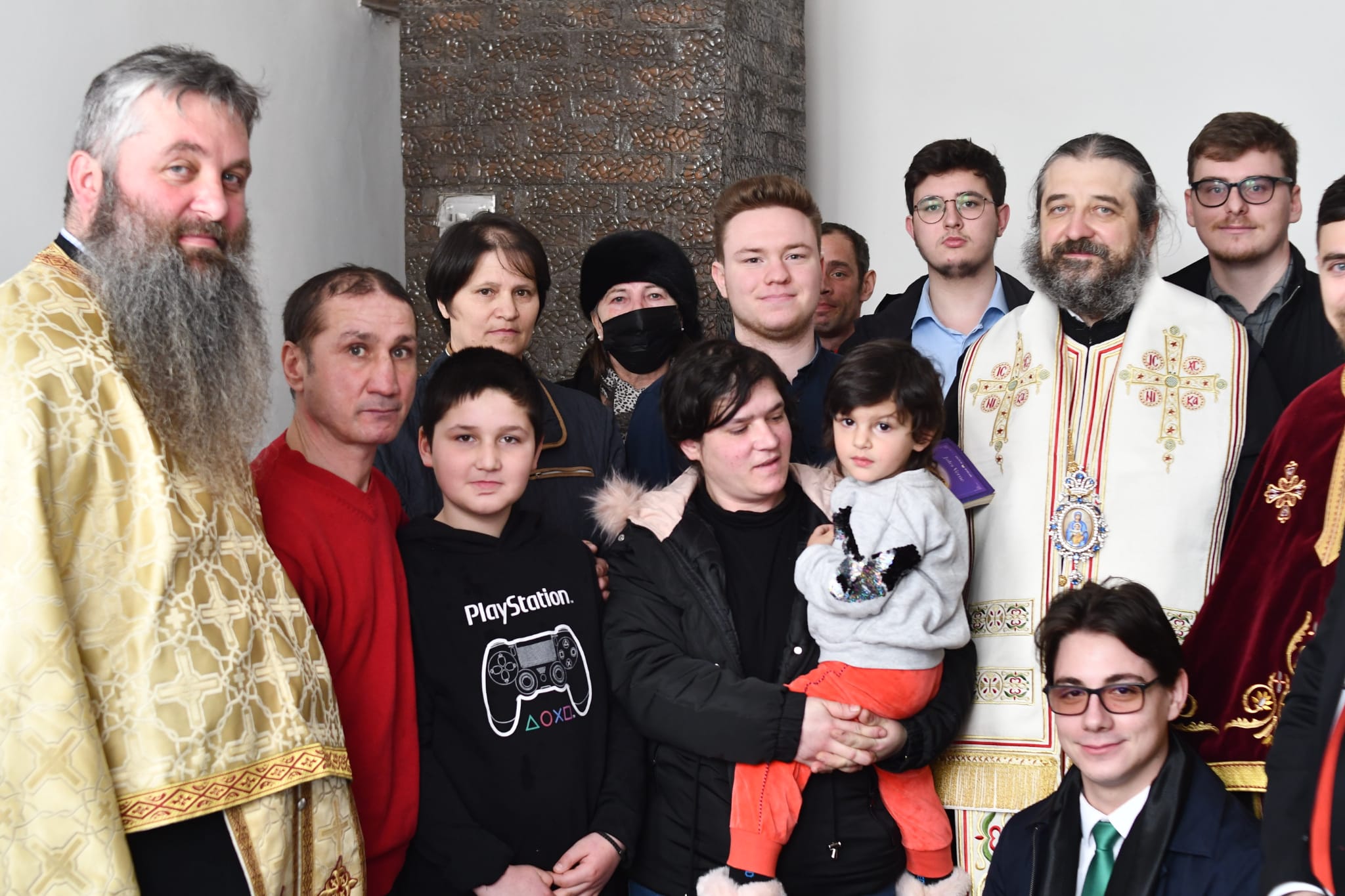 PS Nichifor Botoșăneanul a binecuvântat locuința renovată în cadrul proiectului „Împreună sub același acoperiș”