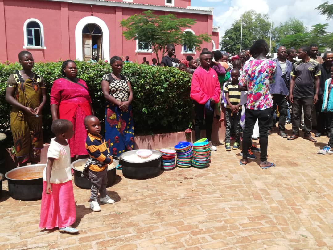 Kristo Amefufuka! Kweli Amefufuka! Hristos a înviat! Adevărat a Înviat!