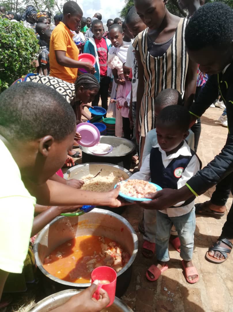 Kristo Amefufuka! Kweli Amefufuka! Hristos a înviat! Adevărat a Înviat!