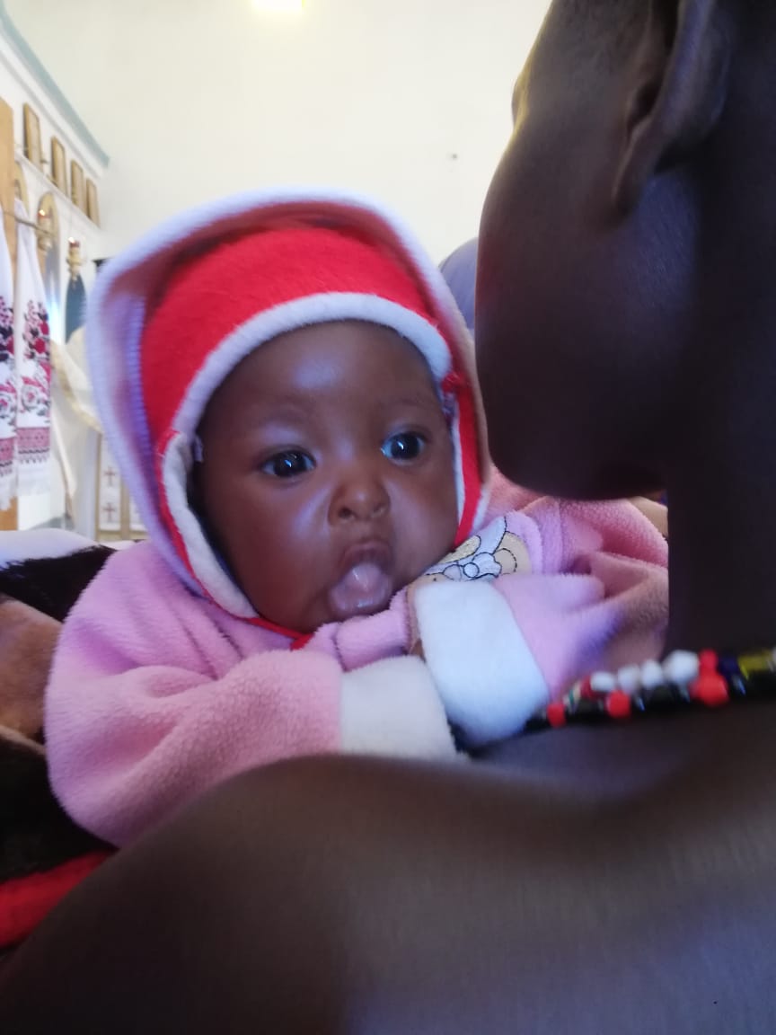 250 de botezuri au fost săvârșite în Sâmbăta Mare la Centrul Misionar din Kidamali