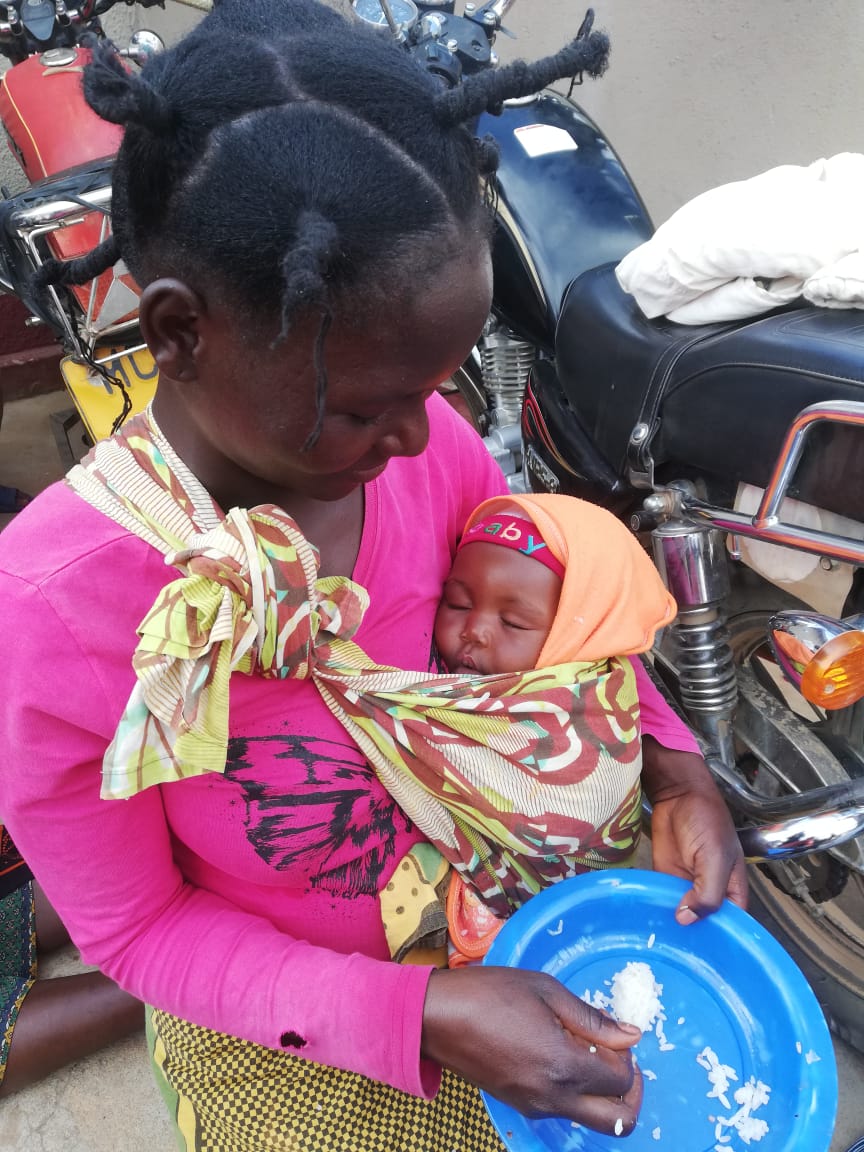 250 de botezuri au fost săvârșite în Sâmbăta Mare la Centrul Misionar din Kidamali