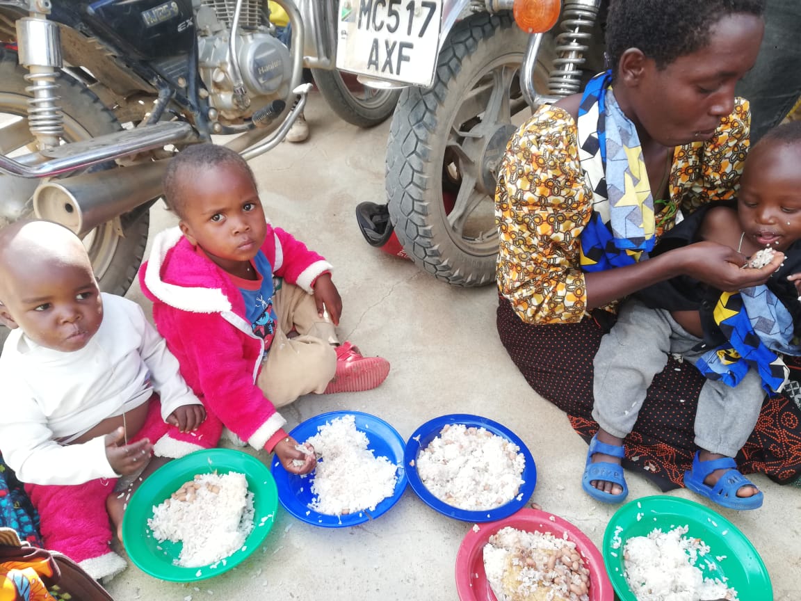 250 de botezuri au fost săvârșite în Sâmbăta Mare la Centrul Misionar din Kidamali