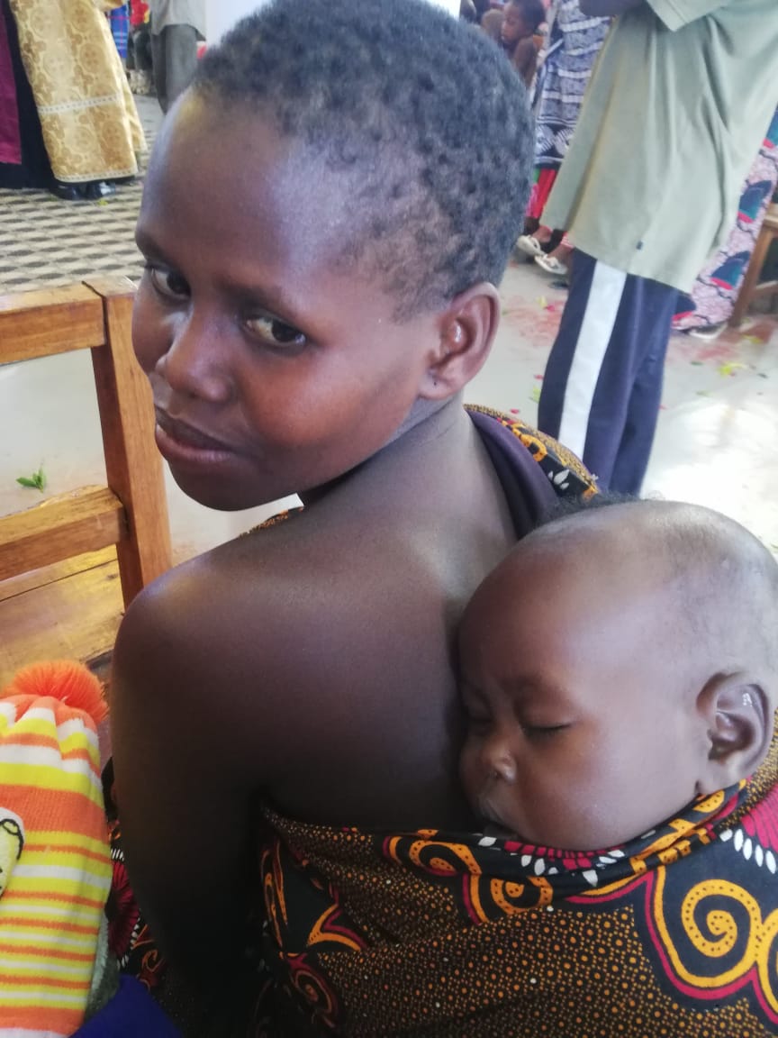 250 de botezuri au fost săvârșite în Sâmbăta Mare la Centrul Misionar din Kidamali