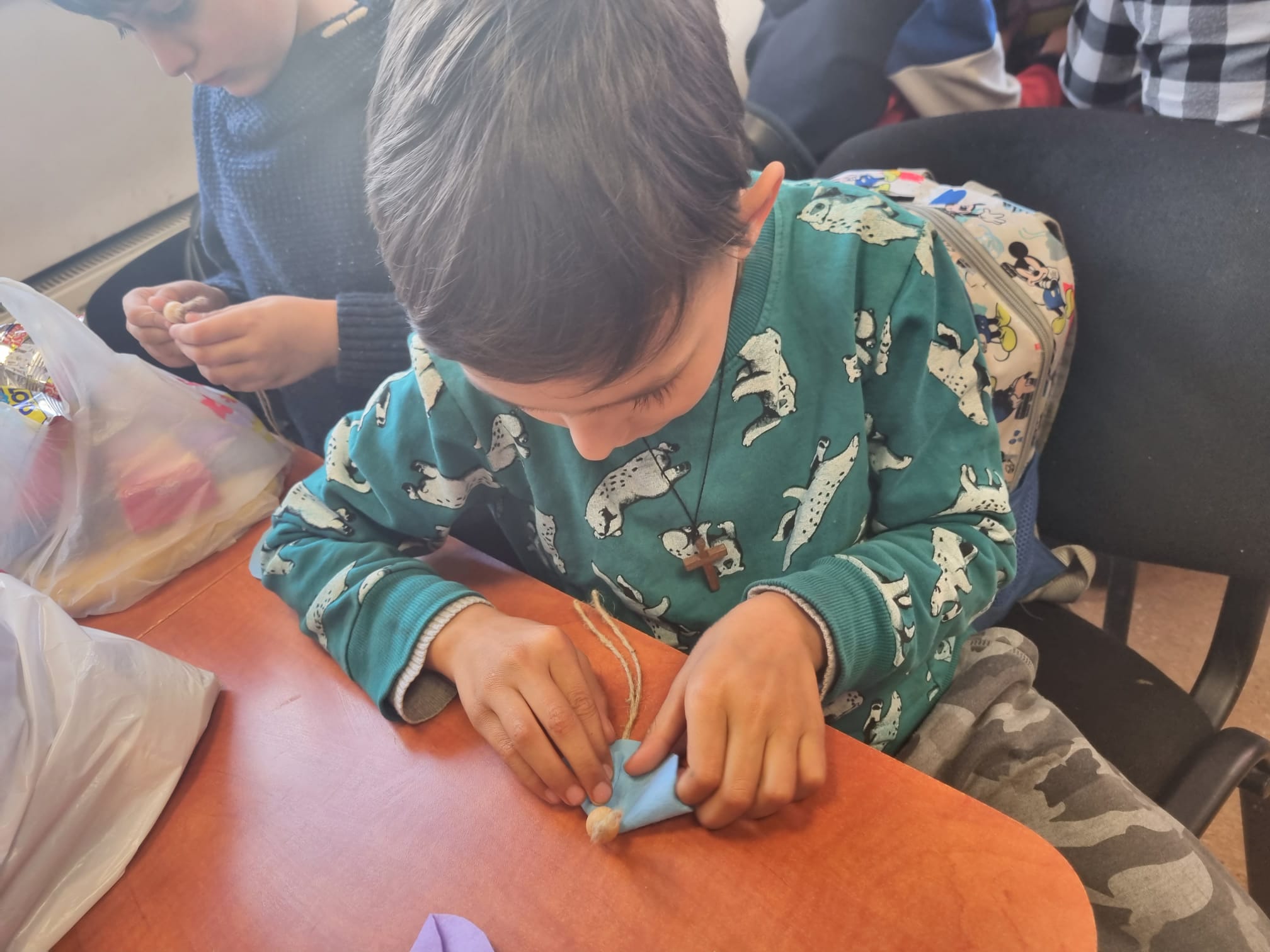 Proiect social - filantropic și cultural: „Cumpără un îngeraș și răsplătește un copilaș”