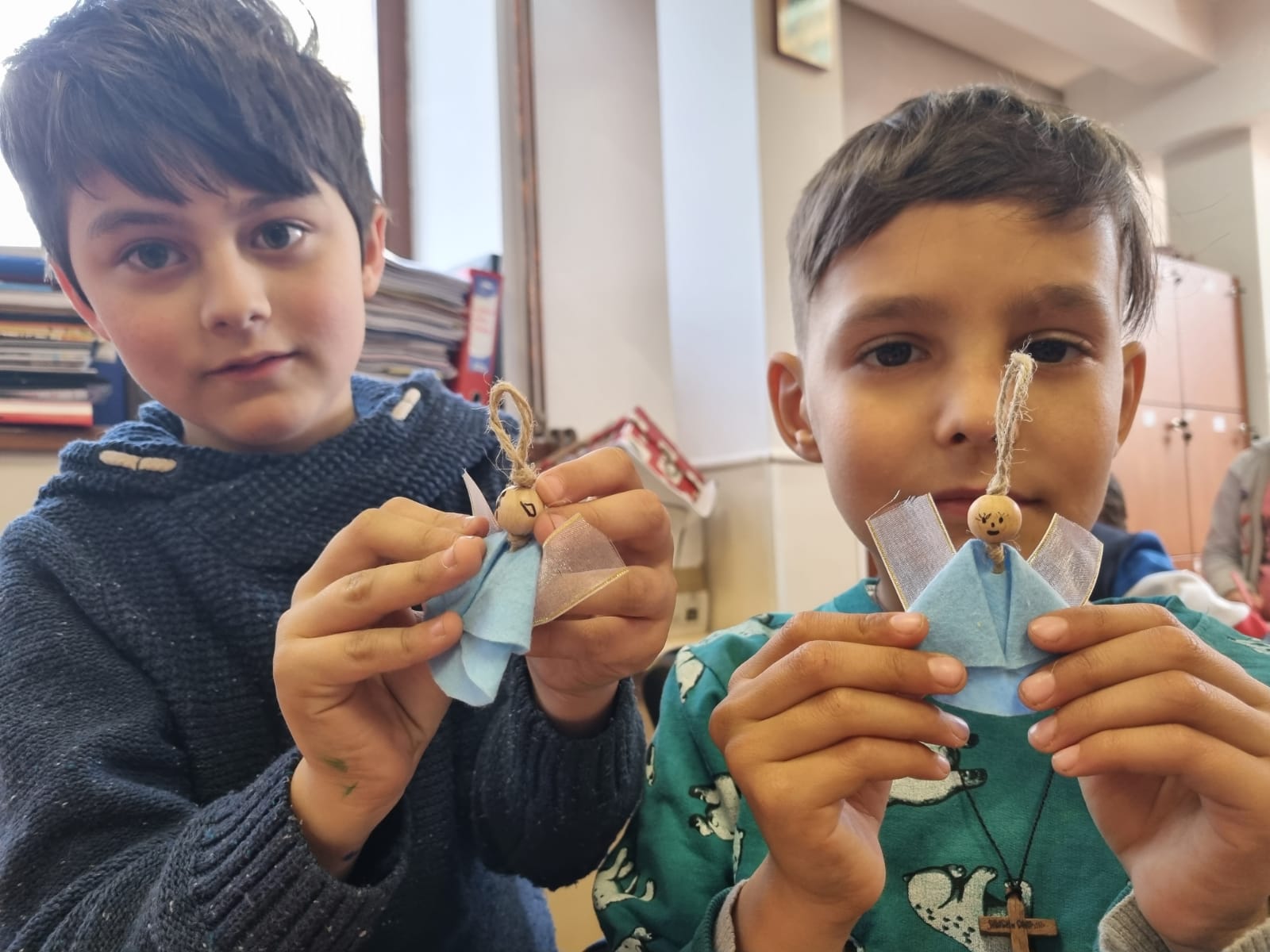 Proiect social - filantropic și cultural: „Cumpără un îngeraș și răsplătește un copilaș”