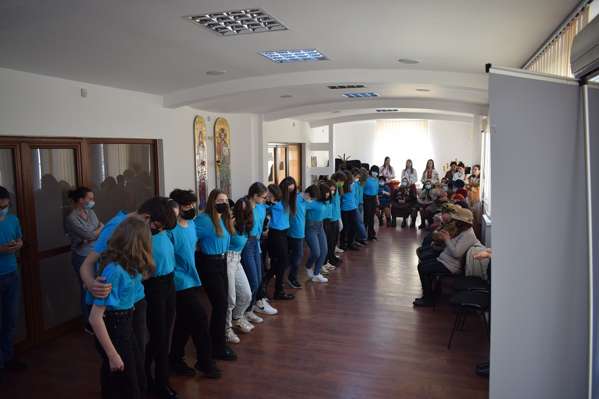 Proiect interinstituțional și intergenerațional: „Adoptă un bunic și împarte bucurie!”