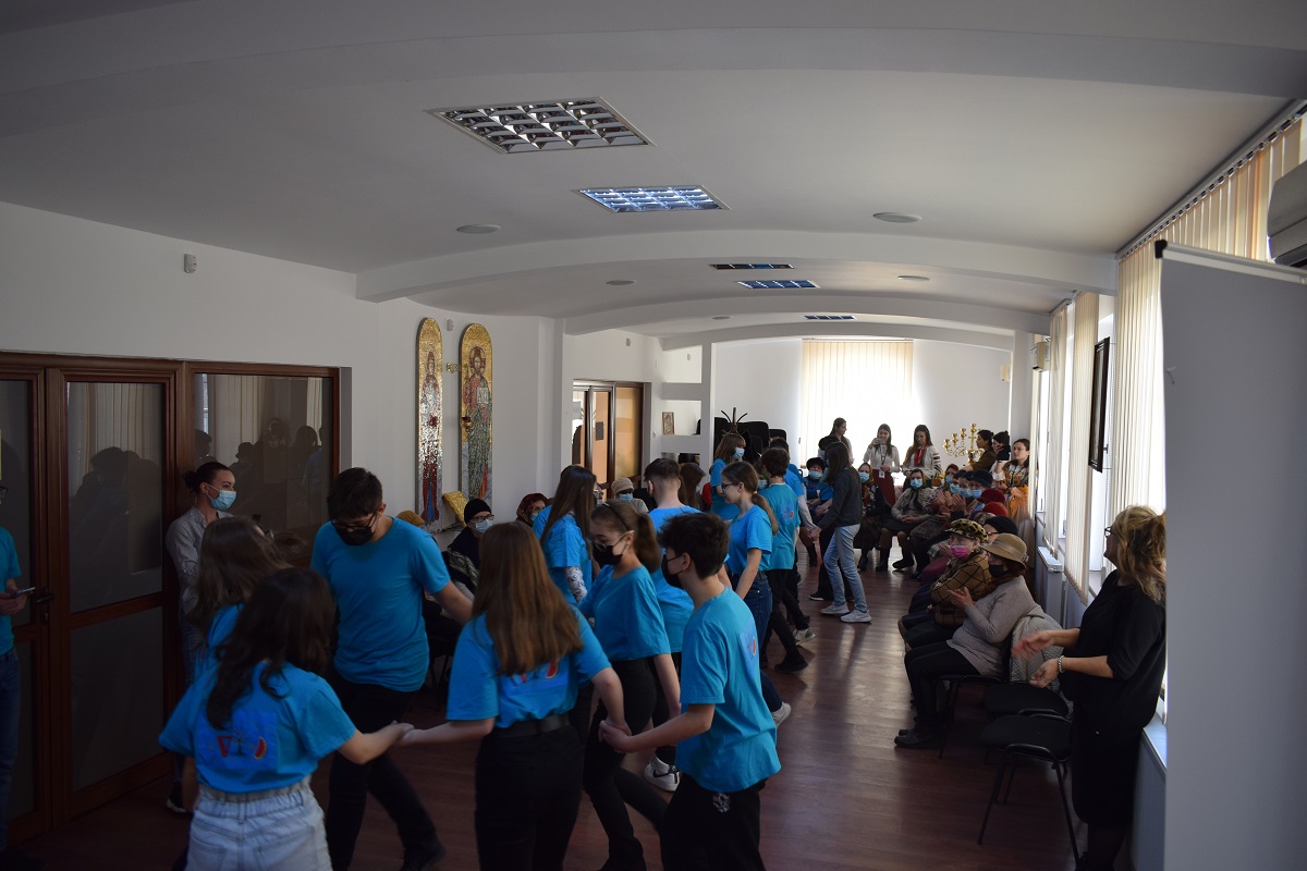 Proiect interinstituțional și intergenerațional: „Adoptă un bunic și împarte bucurie!”