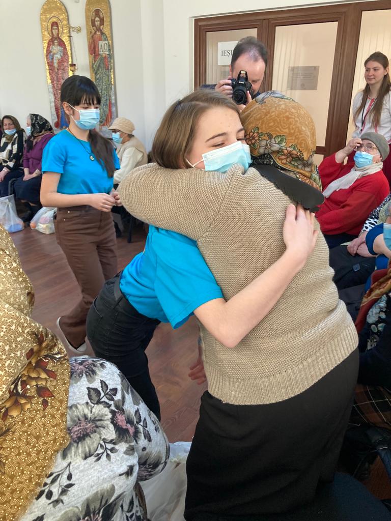 Proiect interinstituțional și intergenerațional: „Adoptă un bunic și împarte bucurie!”