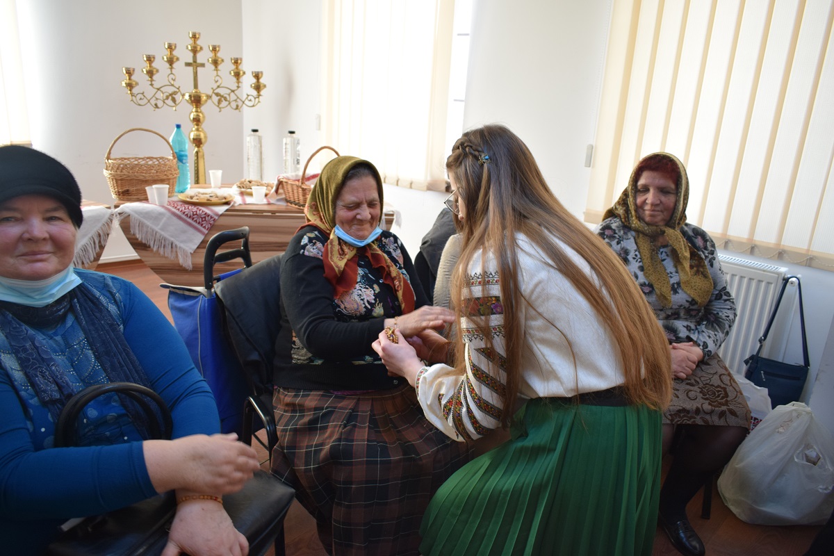 Proiect interinstituțional și intergenerațional: „Adoptă un bunic și împarte bucurie!”