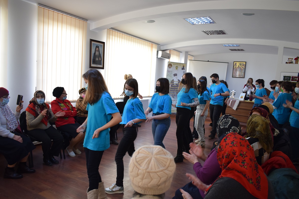 Proiect interinstituțional și intergenerațional: „Adoptă un bunic și împarte bucurie!”