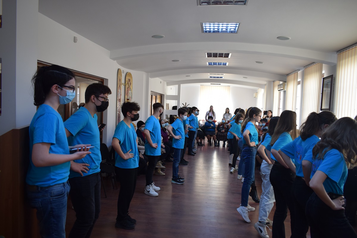 Proiect interinstituțional și intergenerațional: „Adoptă un bunic și împarte bucurie!”