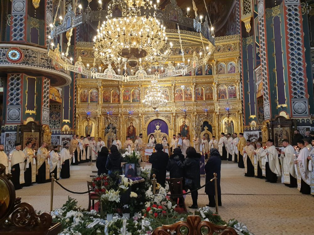 Ierarhii arădeni au săvârșit slujba înmormântării Părintelui Florin-Adrian Sirca