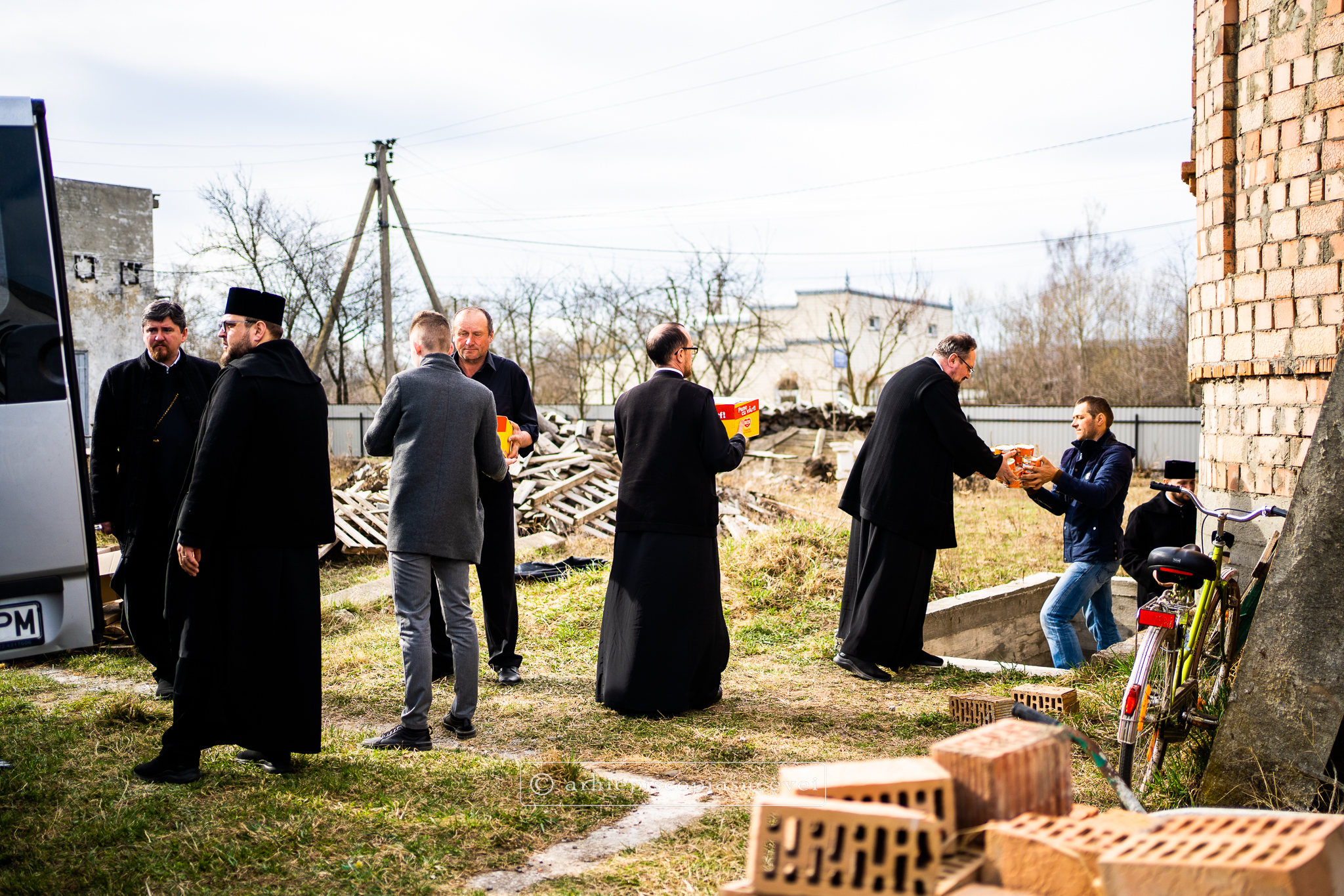 Cel de-al optulea transport umanitar al Arhiepiscopiei Sucevei și Rădăuților a ajuns în Ucraina
