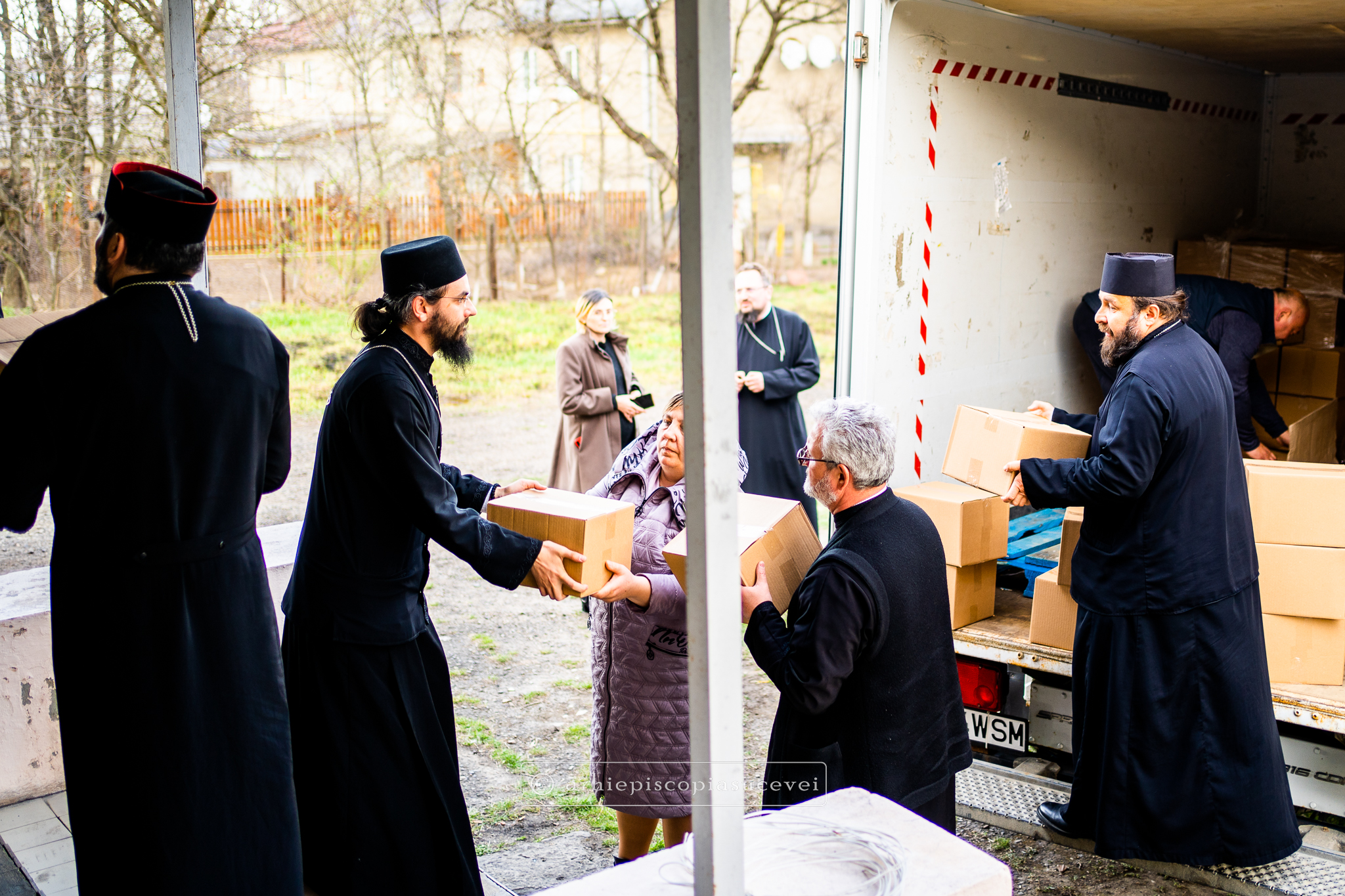 Cel de-al optulea transport umanitar al Arhiepiscopiei Sucevei și Rădăuților a ajuns în Ucraina