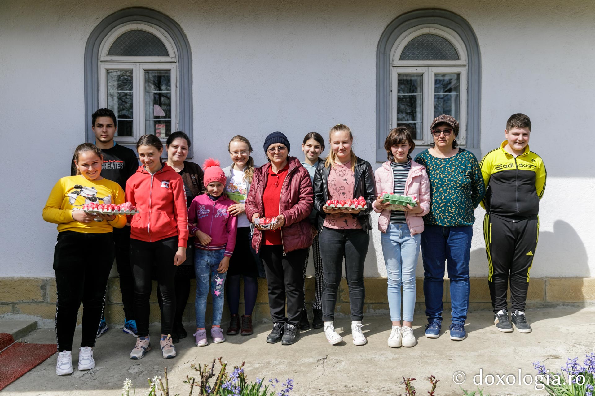 Atelier de încondeiat ouă la parohia Satu Nou – Șcheia