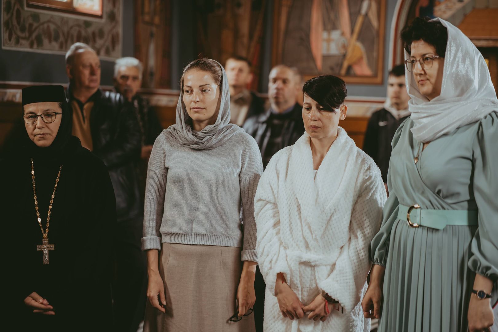 Între Lumină și întuneric: Cronica unui Botez săvârșit în refugiu, în Sâmbăta Paștilor