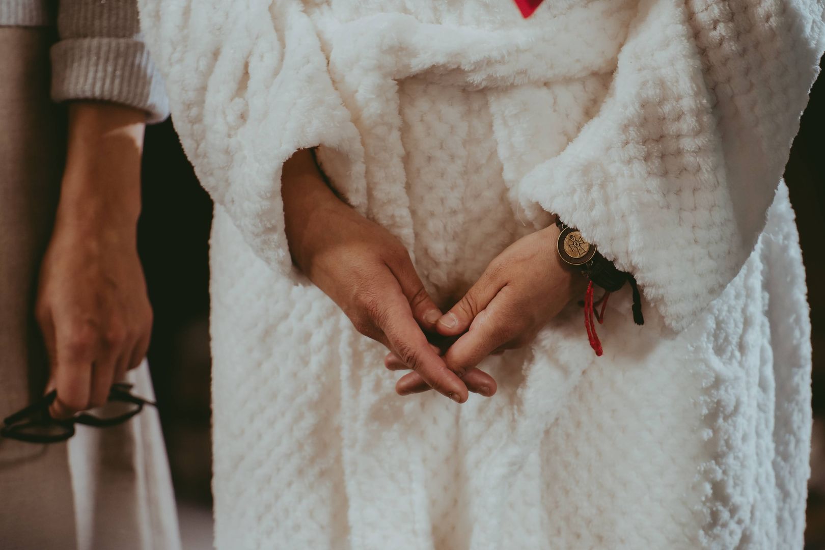 Între Lumină și întuneric: Cronica unui Botez săvârșit în refugiu, în Sâmbăta Paștilor