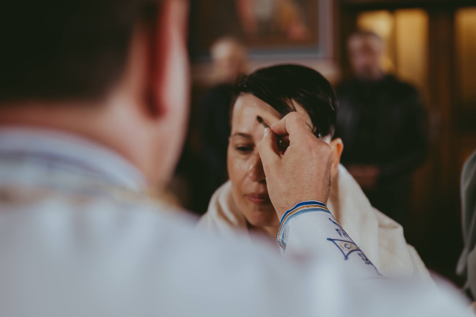 Între Lumină și întuneric: Cronica unui Botez săvârșit în refugiu, în Sâmbăta Paștilor