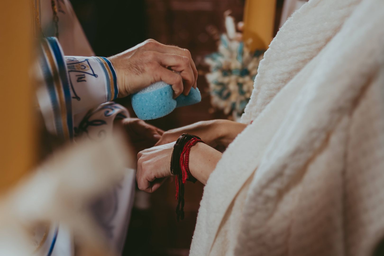 Între Lumină și întuneric: Cronica unui Botez săvârșit în refugiu, în Sâmbăta Paștilor