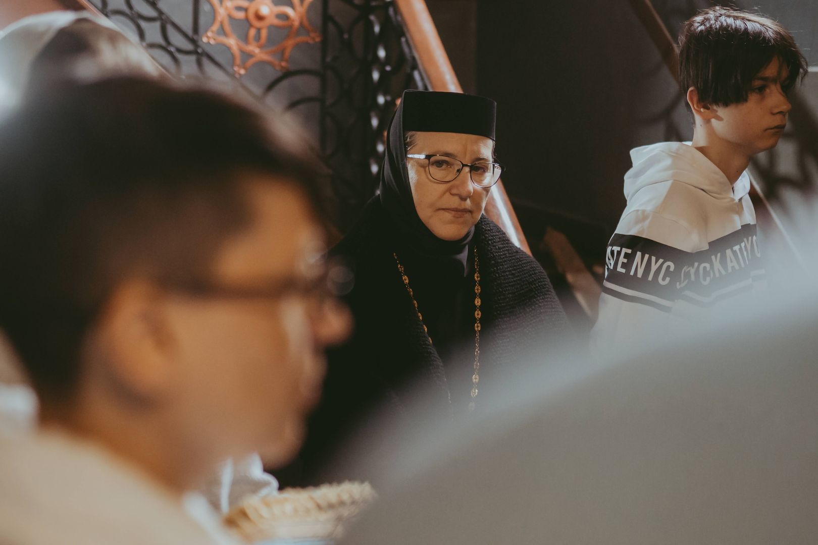 Între Lumină și întuneric: Cronica unui Botez săvârșit în refugiu, în Sâmbăta Paștilor