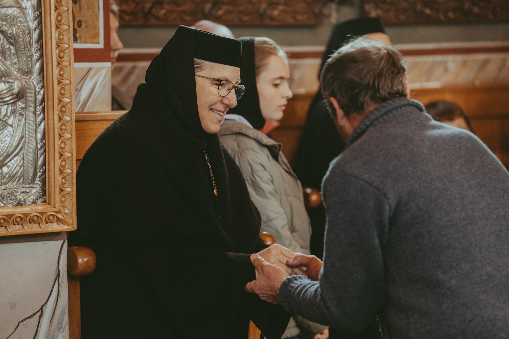 Între Lumină și întuneric: Cronica unui Botez săvârșit în refugiu, în Sâmbăta Paștilor