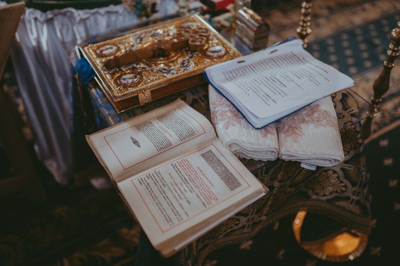 Între Lumină și întuneric: Cronica unui Botez săvârșit în refugiu, în Sâmbăta Paștilor