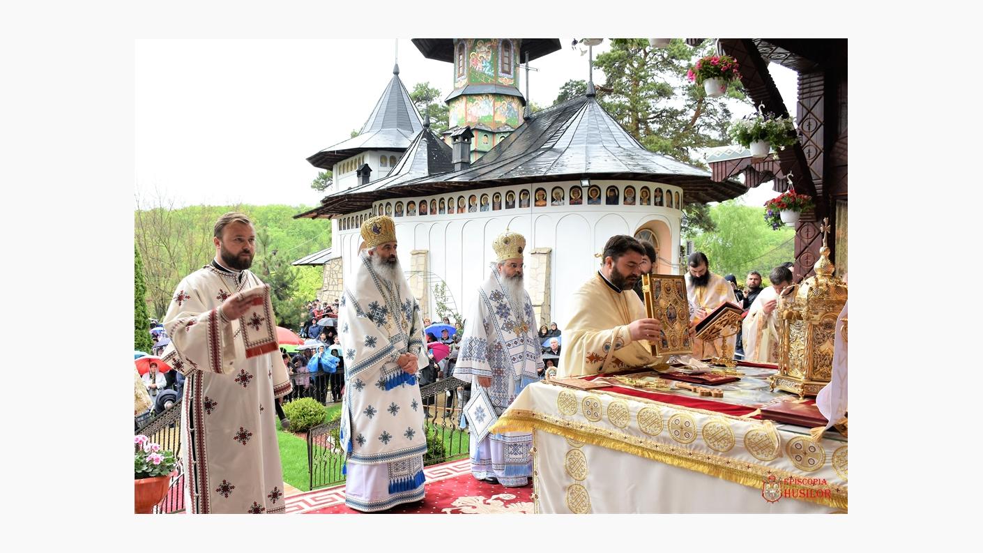 PS Ignatie: „Vă îndemn ca atunci când apar situații mai delicate în familii, în loc să vă consumați energia pe nimicuri, să citiți Paraclisul Maicii Domnului și să îi cereți ajutorul”