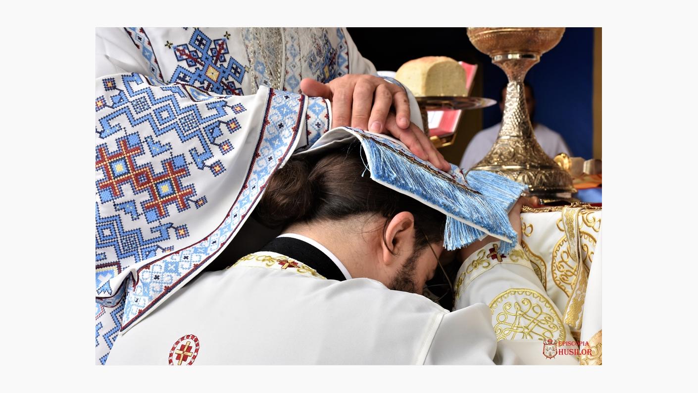 PS Ignatie: „Vă îndemn ca atunci când apar situații mai delicate în familii, în loc să vă consumați energia pe nimicuri, să citiți Paraclisul Maicii Domnului și să îi cereți ajutorul”