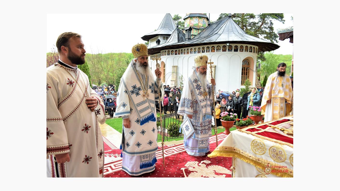 PS Ignatie: „Vă îndemn ca atunci când apar situații mai delicate în familii, în loc să vă consumați energia pe nimicuri, să citiți Paraclisul Maicii Domnului și să îi cereți ajutorul”