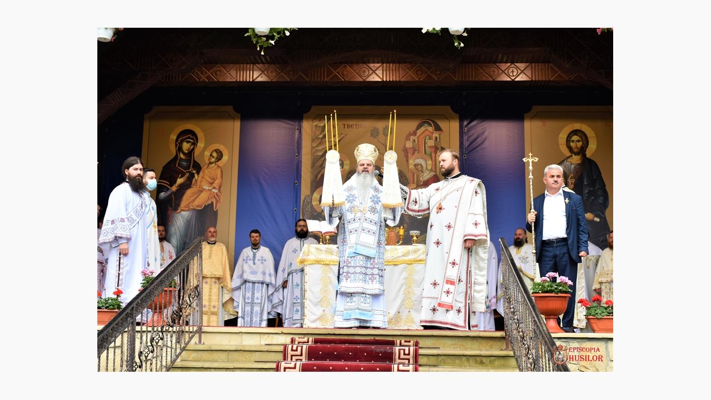 PS Ignatie: „Vă îndemn ca atunci când apar situații mai delicate în familii, în loc să vă consumați energia pe nimicuri, să citiți Paraclisul Maicii Domnului și să îi cereți ajutorul”