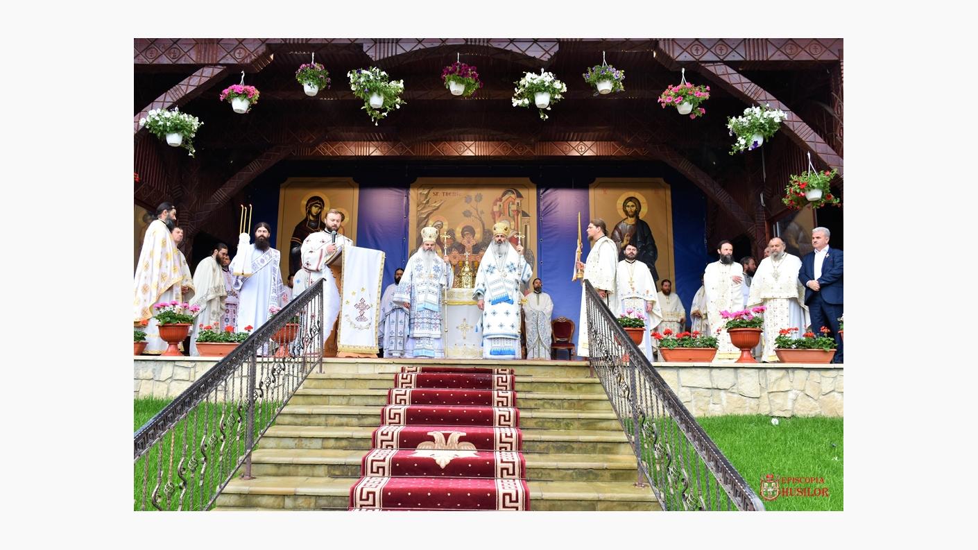 PS Ignatie: „Vă îndemn ca atunci când apar situații mai delicate în familii, în loc să vă consumați energia pe nimicuri, să citiți Paraclisul Maicii Domnului și să îi cereți ajutorul”