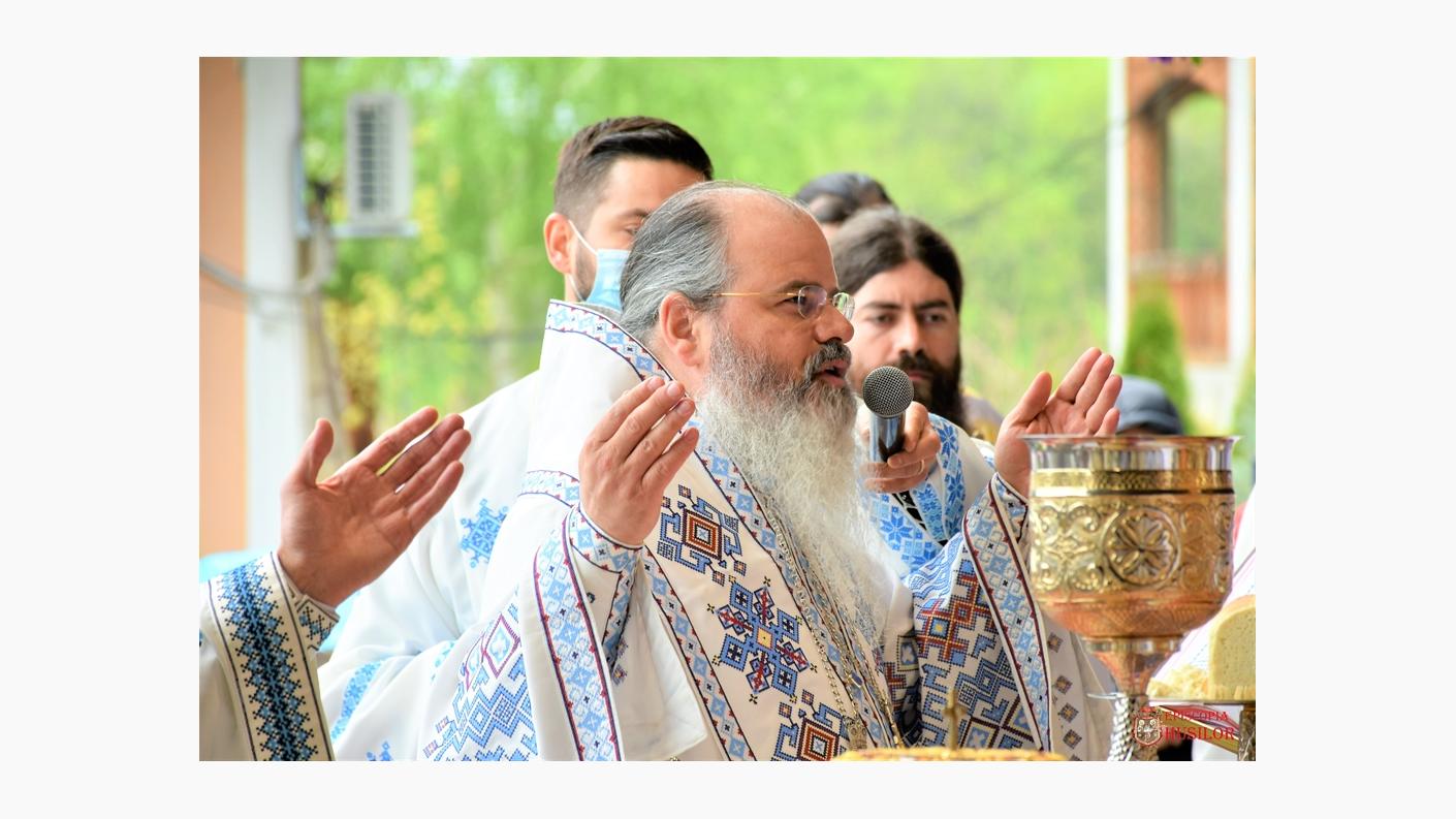 PS Ignatie: „Vă îndemn ca atunci când apar situații mai delicate în familii, în loc să vă consumați energia pe nimicuri, să citiți Paraclisul Maicii Domnului și să îi cereți ajutorul”