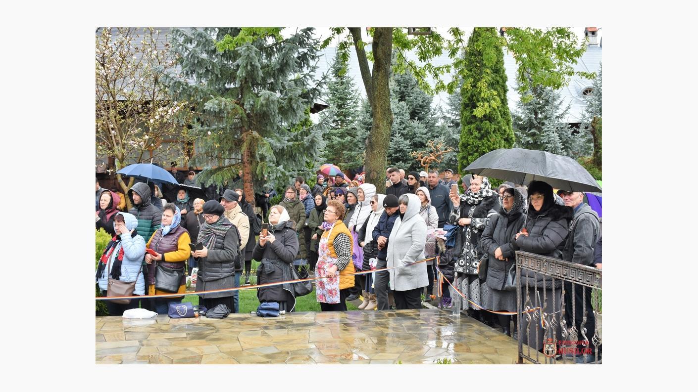 PS Ignatie: „Vă îndemn ca atunci când apar situații mai delicate în familii, în loc să vă consumați energia pe nimicuri, să citiți Paraclisul Maicii Domnului și să îi cereți ajutorul”