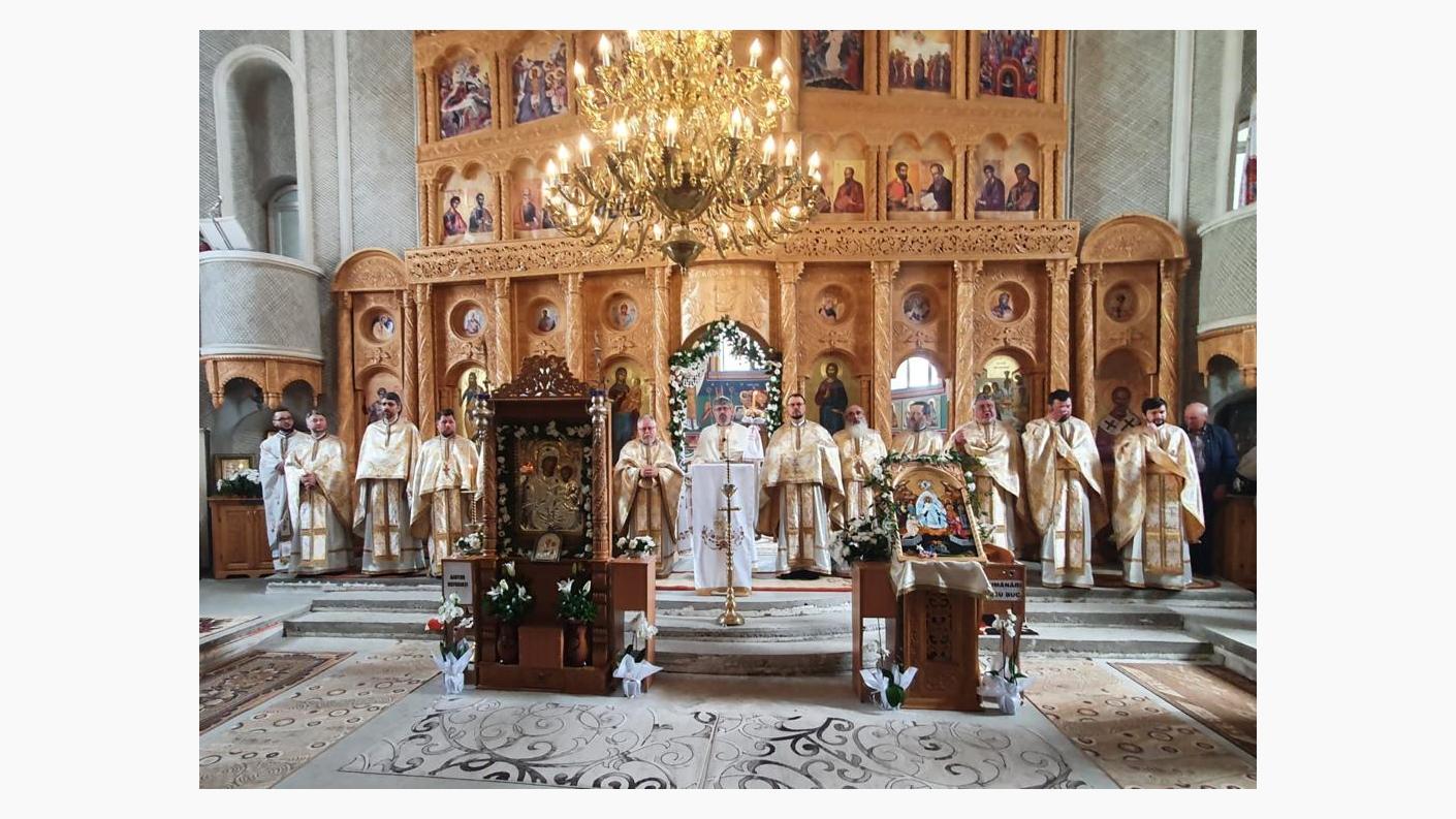 Procesiunea „Calea Luminii“, în Protopopiatul Moineşti