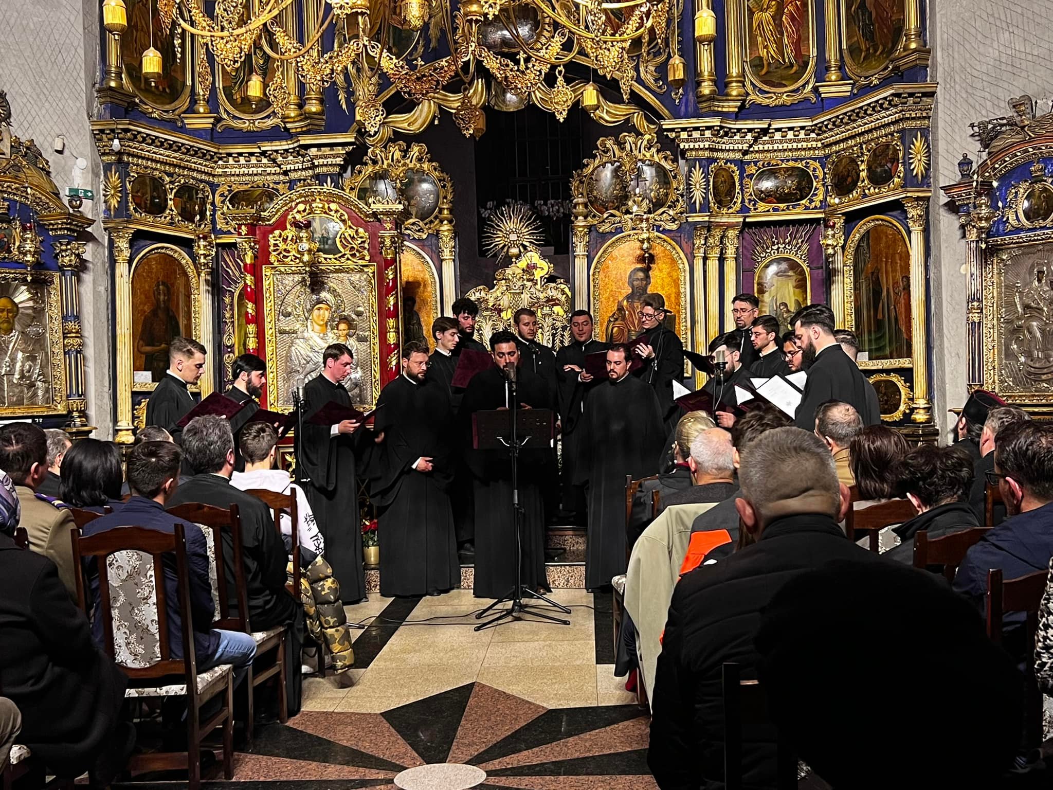 Corul academic Byzantion a adus „Lumina Crucii” la Botoșani