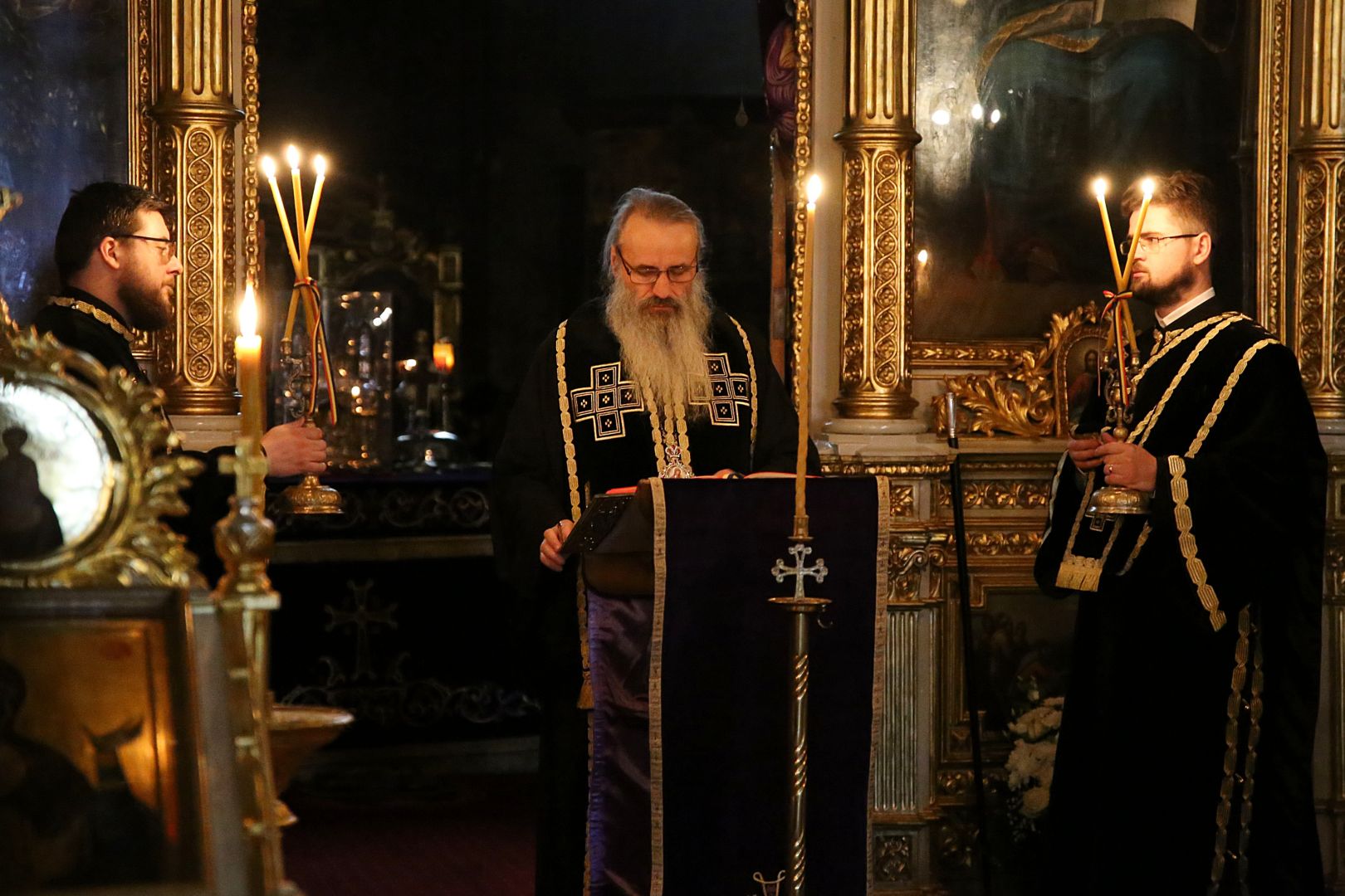 (Video) IPS Teofan: „În orice stare de Cruce în care se află omul, acolo se află și Domnul”