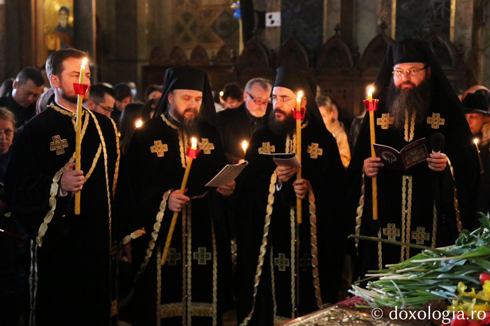 Denia Prohodului la Catedrala mitropolitană din Iași: „Aduceri aminte ale unor momente înfricoșătoare, sfinte și mari pentru istoria lumii”
