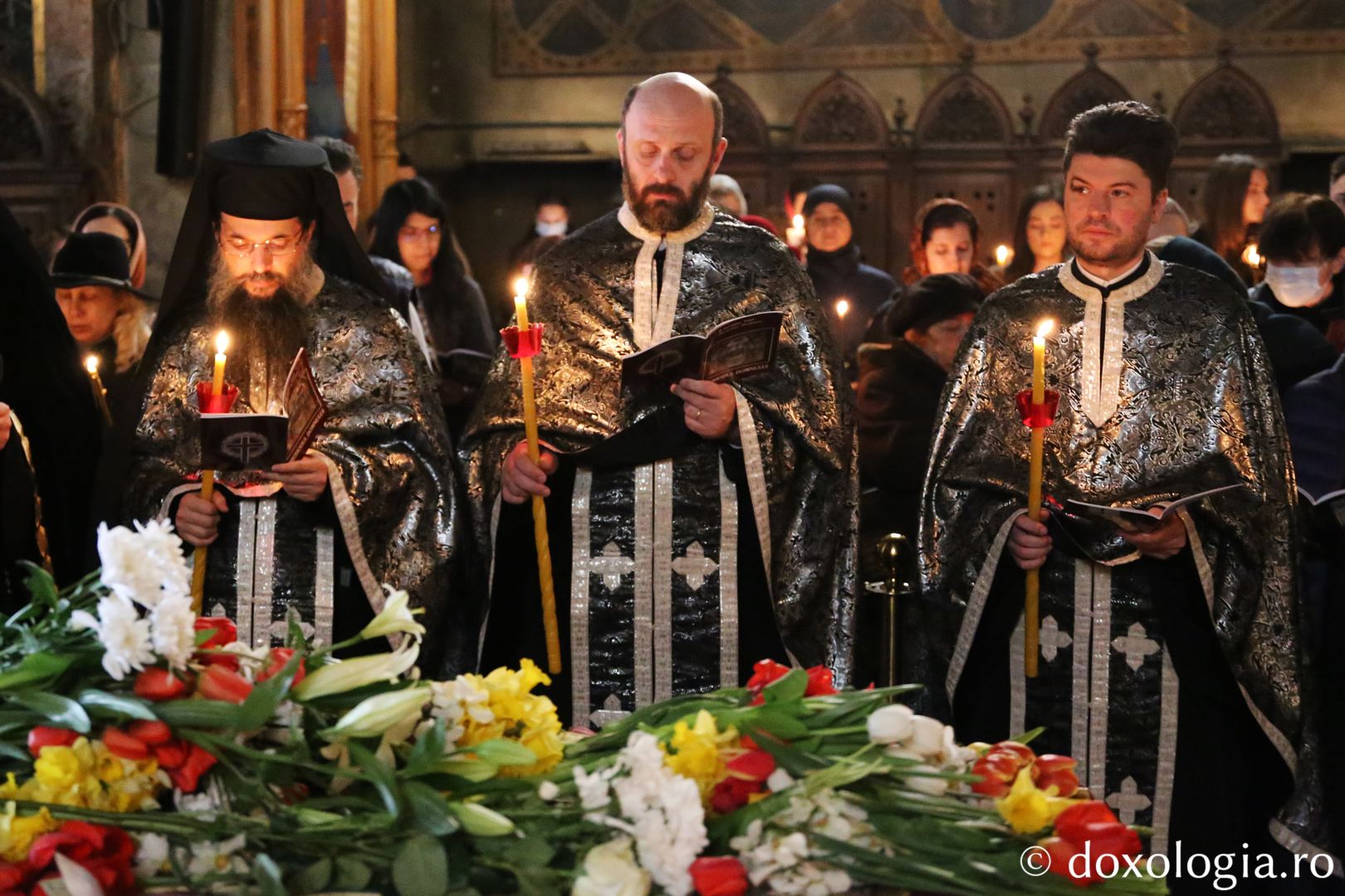 Denia Prohodului la Catedrala mitropolitană din Iași: „Aduceri aminte ale unor momente înfricoșătoare, sfinte și mari pentru istoria lumii”