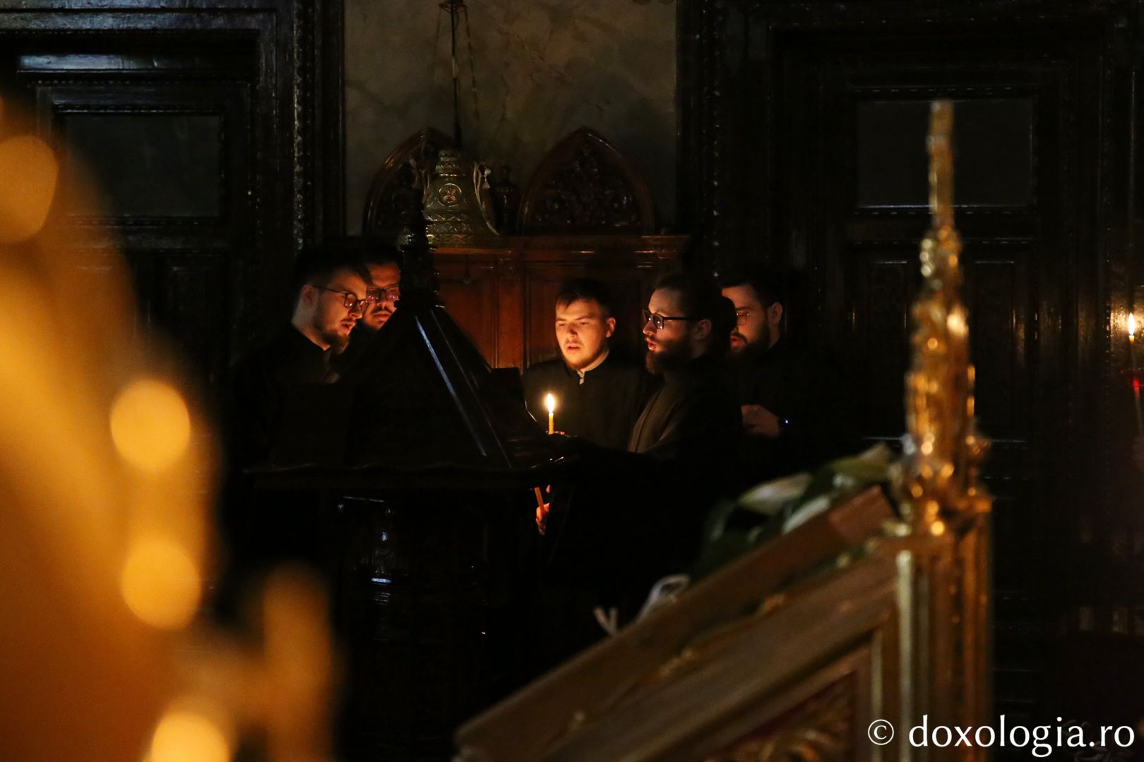 Denia Prohodului la Catedrala mitropolitană din Iași: „Aduceri aminte ale unor momente înfricoșătoare, sfinte și mari pentru istoria lumii”