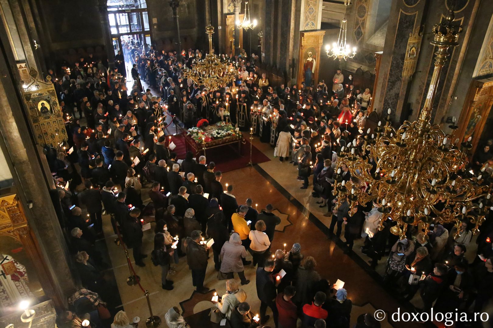 Denia Prohodului la Catedrala mitropolitană din Iași: „Aduceri aminte ale unor momente înfricoșătoare, sfinte și mari pentru istoria lumii”