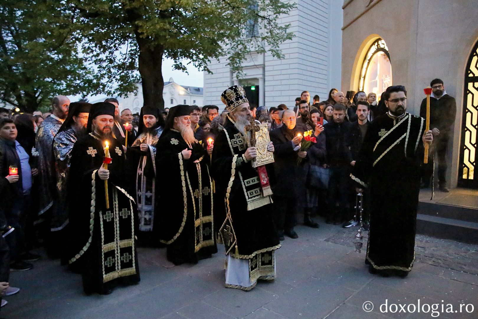 Denia Prohodului la Catedrala mitropolitană din Iași: „Aduceri aminte ale unor momente înfricoșătoare, sfinte și mari pentru istoria lumii”